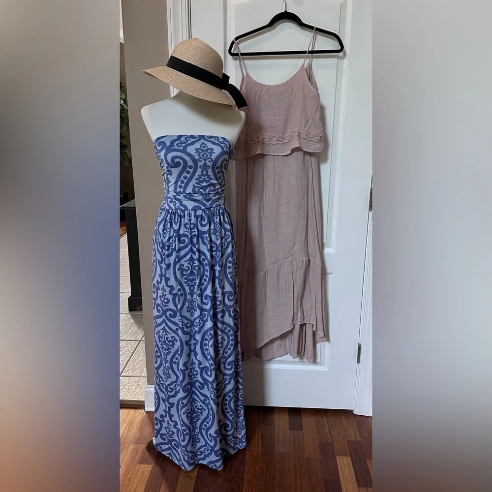 Beautiful Maxi Dress 🦋 - Picture 2 of 14